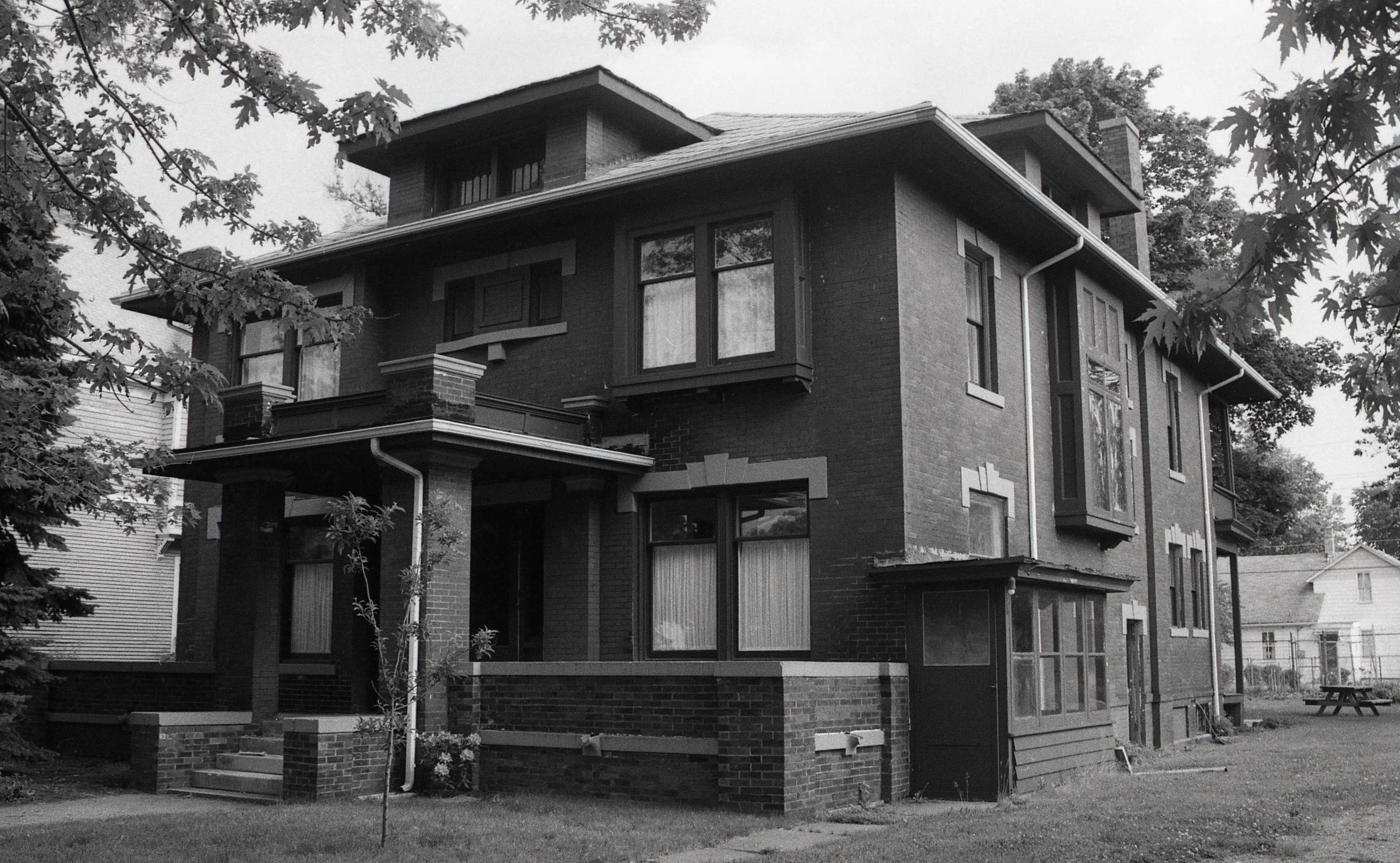 1016 West Washington